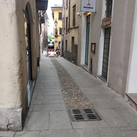Bottelli Apartman Arona